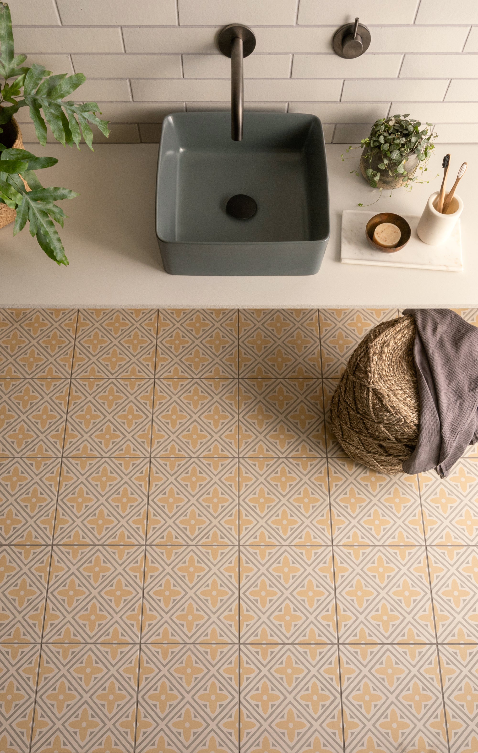 Odyssey Leigh 300x300x8mm