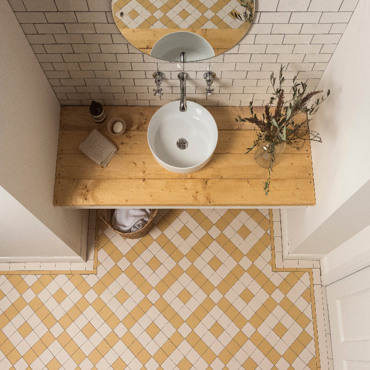 Exeter - Dover White & Hawthorn Yellow