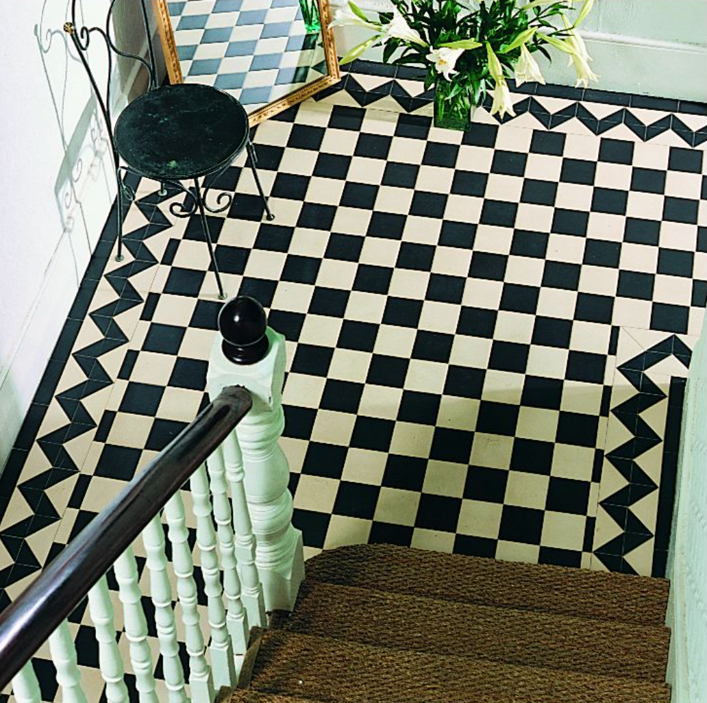 Wellington Black & Dover White